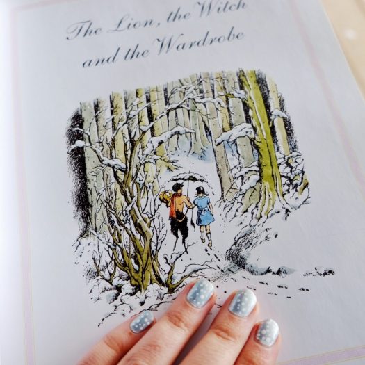 winter Narnia nail art